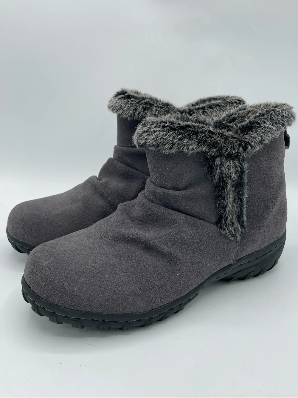 Khombu “Bonnie” Gray Faux-Fur Trim Winter Ankle Boots.